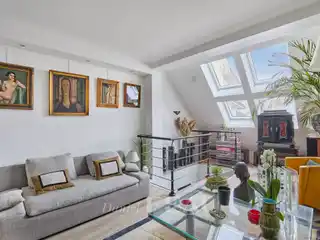 Designer-renovated Duplex in Prime Location