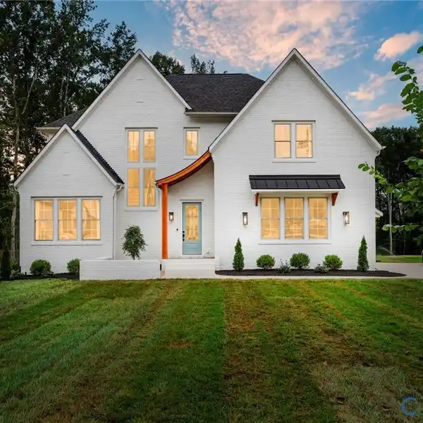 STYLISH MODERN HOUSE