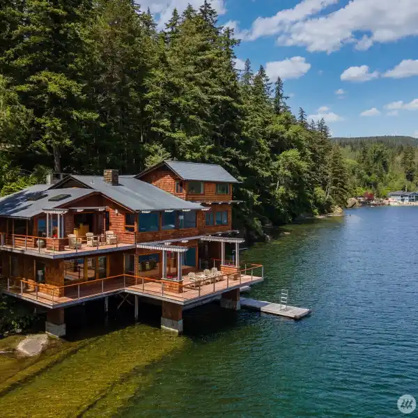 ARCHITECTURALLY DESIGNED GATED ESTATE ON LAKE WHATCOM