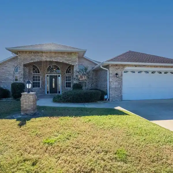 BEAUTIFUL TIP LOT HOME