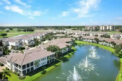 Stunning Penthouse End Unit at Avellino Isles in Vineyards