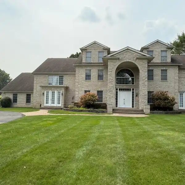 BREATHTAKING ESTATE