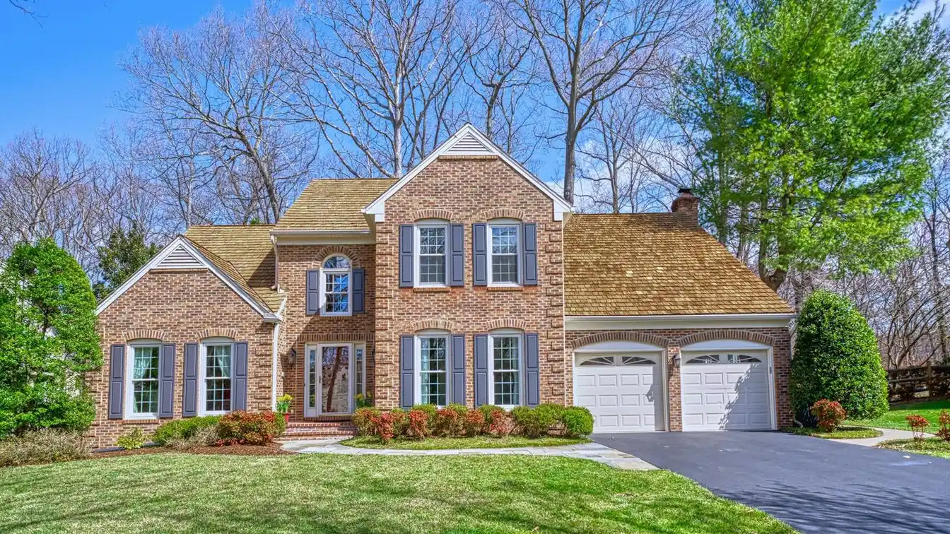Upgraded Colonial in Beautiful Franklin Oaks