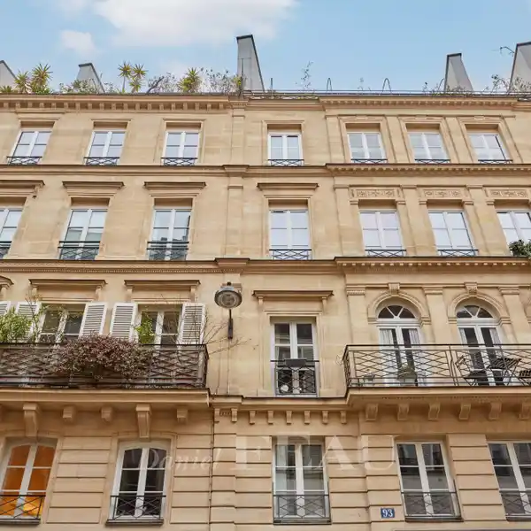 CLASSIC 19TH CENTURY APARTMENT WITH LIFT