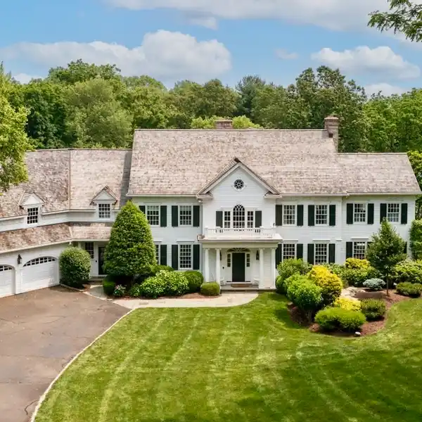 EXCEPTIONAL RESORT-LIKE ESTATE