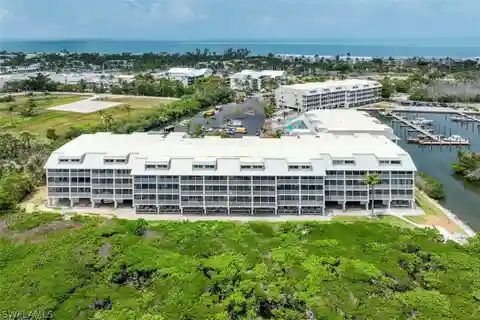 Top-floor Bayside Villa with Breathtaking Views