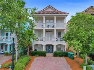 Incredible Fully Furnished Residence in Destin