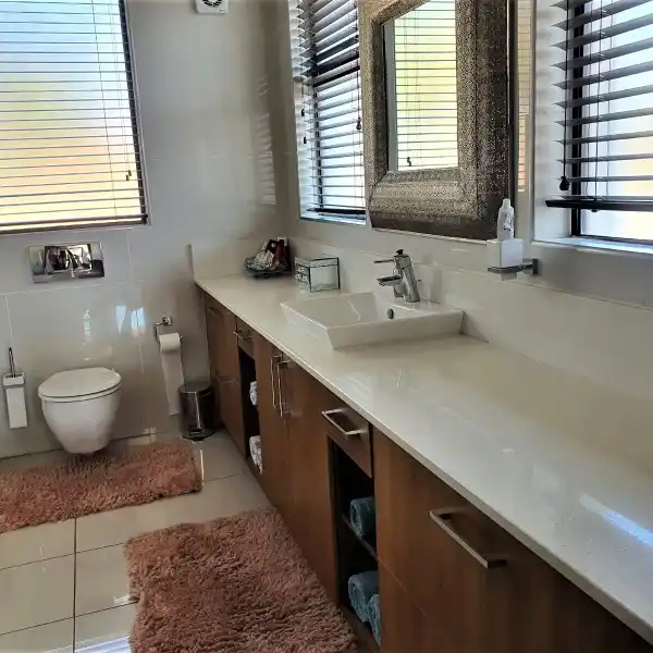 OPULENT SIX BEDROOM RESIDENCE ON THE WATERFRONT OF WITBANK DAM