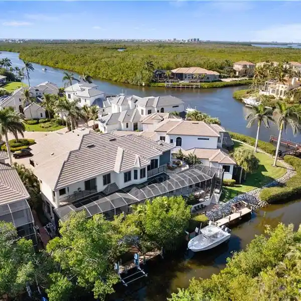 WATERFRONT VILLA IN RIVER REACH ESTATES