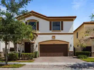 Spacious Home in Exclusive Grand Bay Doral