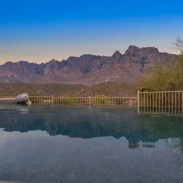 BREATHTAKING LUXURY HOME WITH PANORAMIC VIEWS