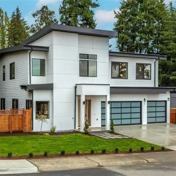 EXQUISITE BRAND NEW HOME