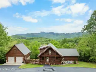 Breathtaking Mountain Retreat