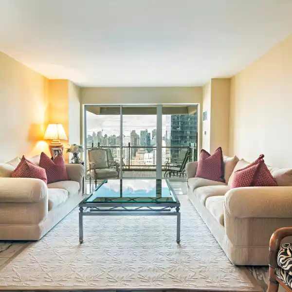 MAGNIFICENT LIGHT-FILLED HOME