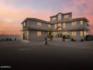 Spectacular Waterfront Estate