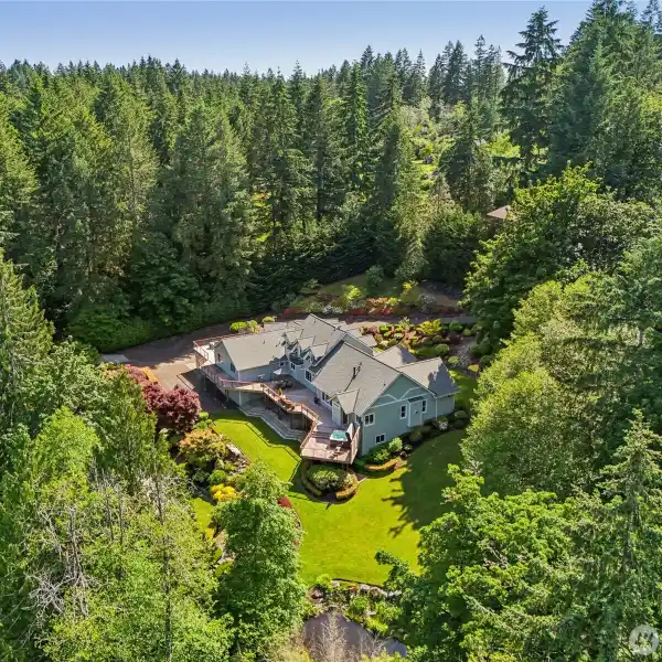 GORGEOUS ACREAGE PROPERTY WITH MULTIGENERATIONAL LIVING