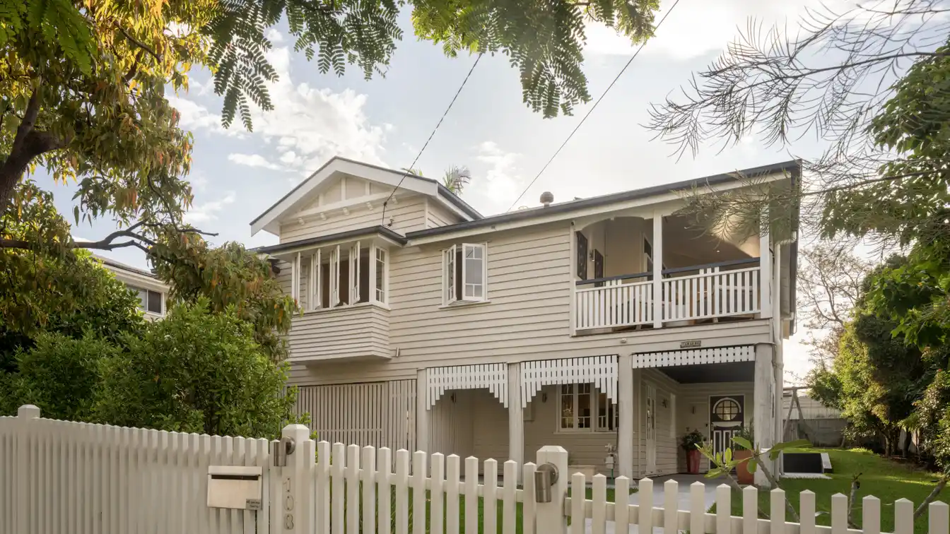 Family Queenslander in an Exclusive Community