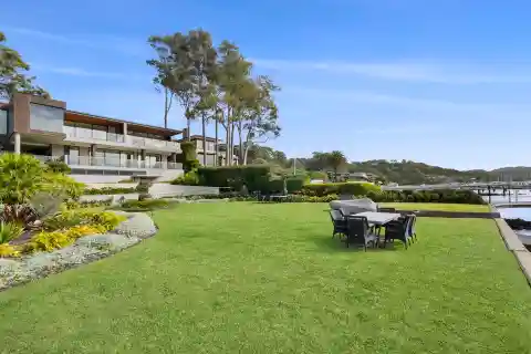 Exquisite Apartment with Panoramic Views