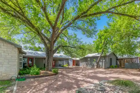 Beautifully Maintained and Updated Limestone Cottage