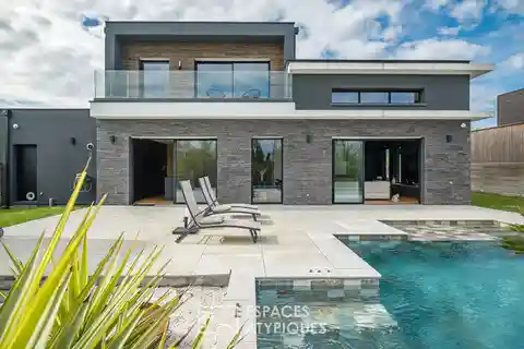 Architect-designed Villa