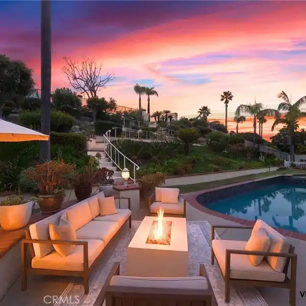 STUNNING SINGLE-LEVEL ISLAND VIEW HOME