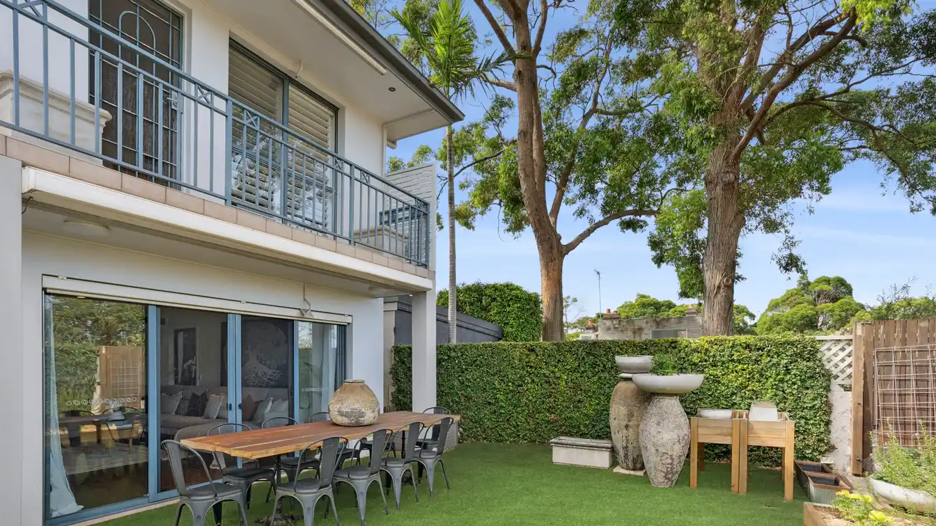 Spacious Abode Providing a Lifestyle to Be Envied