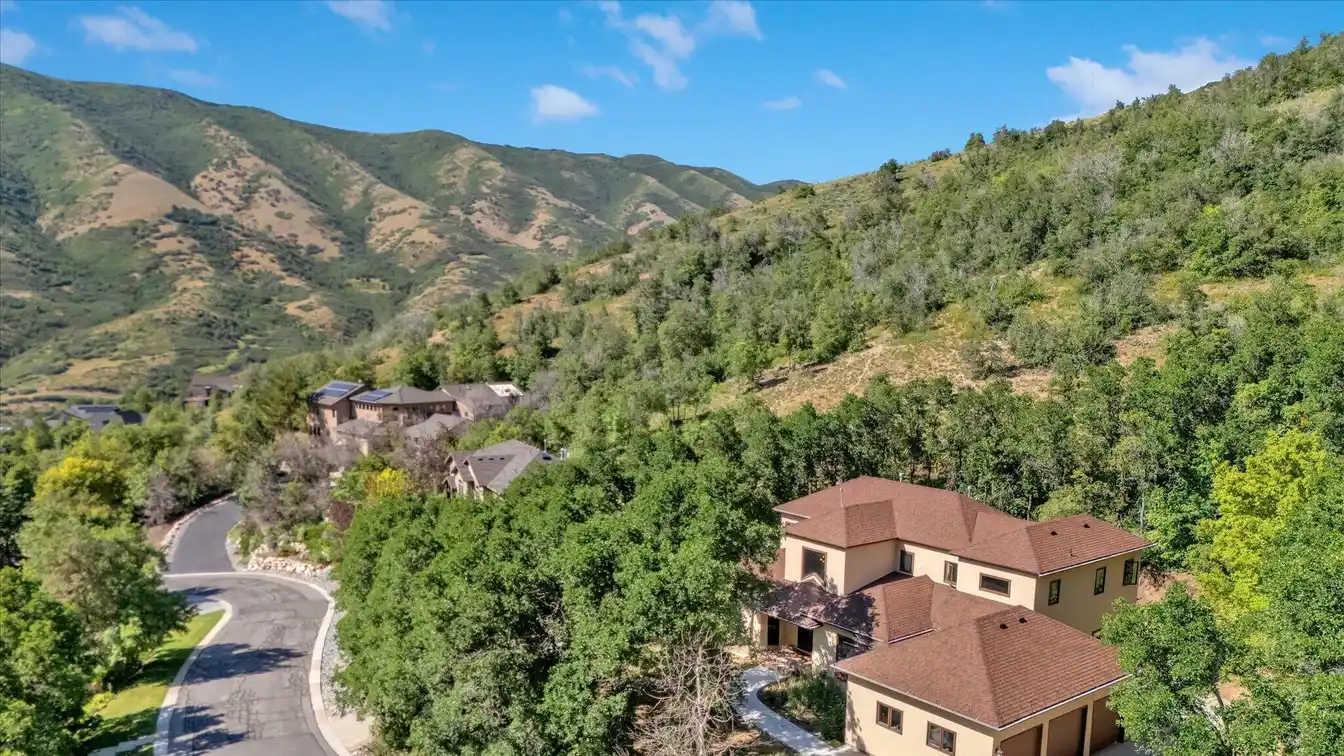 Spacious Home Near the Top of Emigration Place