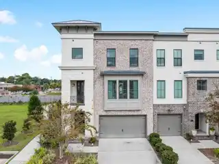 Modern Design with an Unbeatable Location