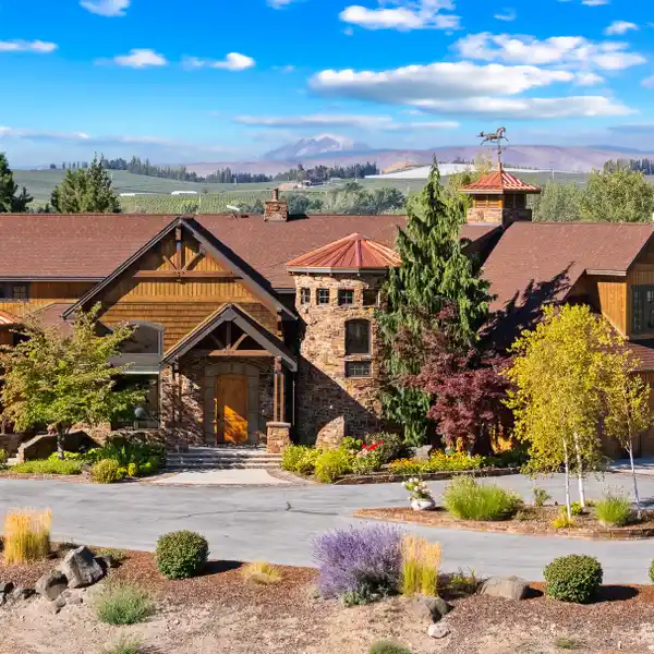 TRULY EXTRAORDINARY LUXURY ESTATE