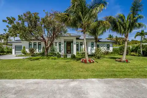Coastal-contemporary Delray Beach Residence