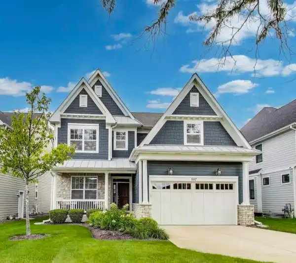 ELEGANT OPEN-CONCEPT HOME WITH GOURMET KITCHEN