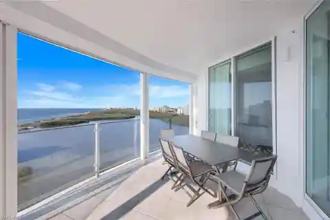 Luxury Beachfront Condo in Amenity-rich Baypointe