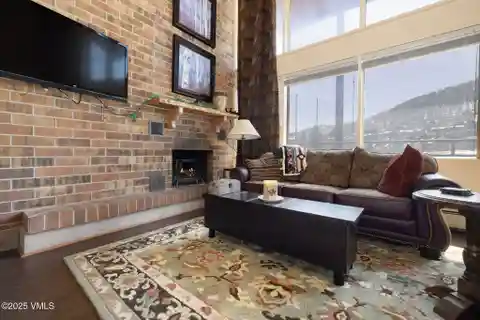 Lovely South-Facing Townhouse