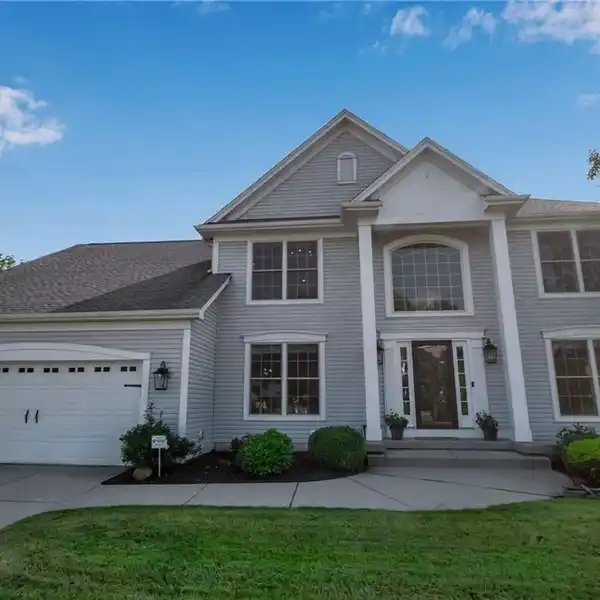 IMPRESSIVE SUN-FILLED HOME IN A HIGHLY DESIRABLE LOCATION