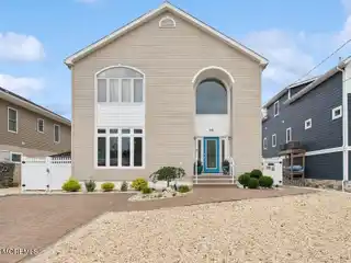 Spectacular Waterfront Living in the Silver Bay Area