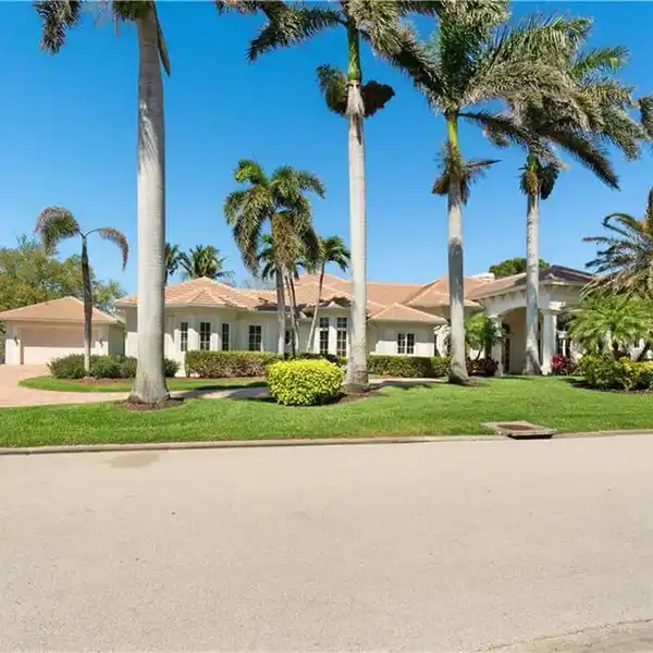 EXCEPTIONAL ESTATE WITH STUNNING GOLF AND RESERVE VIEWS