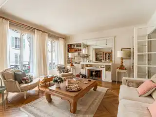 Stunning Apartment in a Luxurious Haussmannian Building