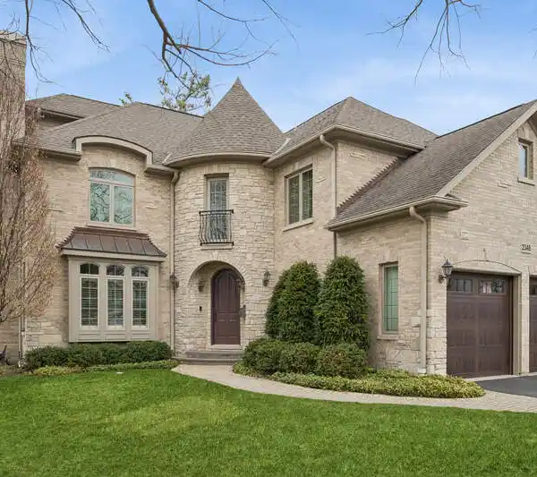 EXCEPTIONAL NEWER CONSTRUCTION