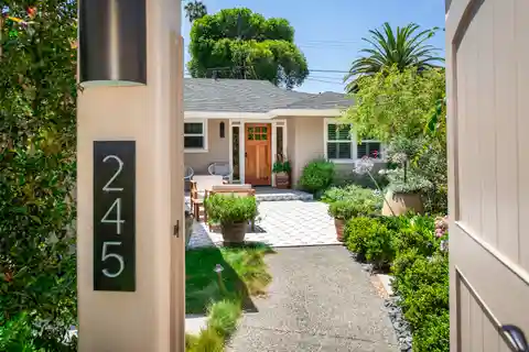 Santa Barbara Mesa Living at Its Best