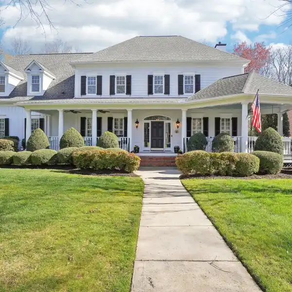 WELCOME HOME WHERE COMFORT AND NATURE MEET