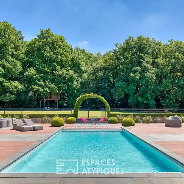 SUMPTUOUS 18TH-CENTURY MANOR HOUSE