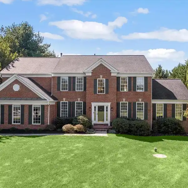 SPECTACULAR COLONIAL RESIDENCE TUCKED AWAY