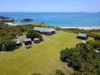 PRIVATE PARADISE WITH ENDLESS VIEWS