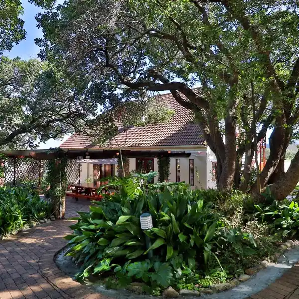 10 BEDROOM HOME IN BEAUTIFUL HERMANUS