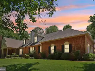 Masterpiece of Sophistication and Style in an Exclusive Private Community