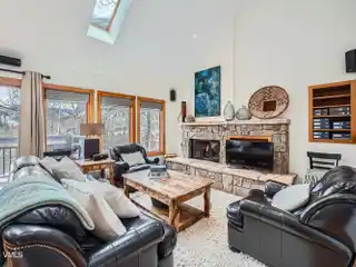 Delightful Townhome in Serene Booth Creek