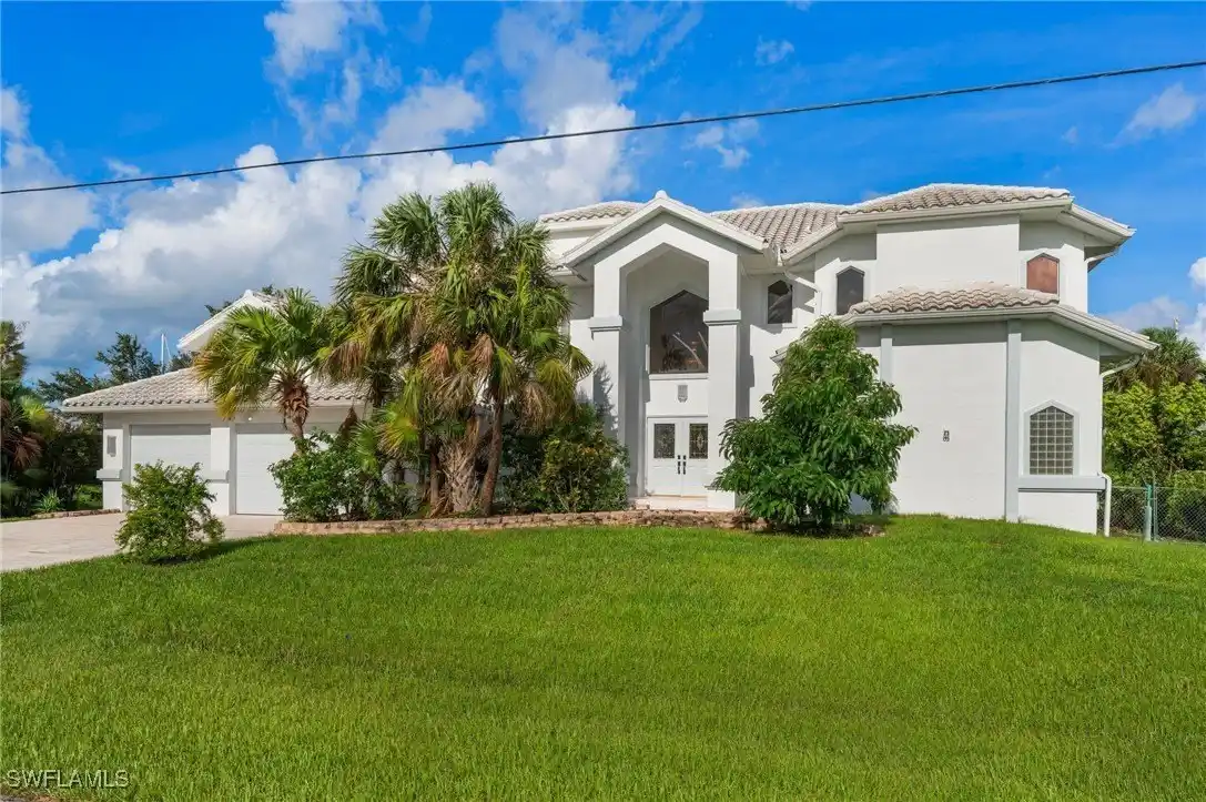 Wonderfully Remodeled Pool Home with Sailboat Access