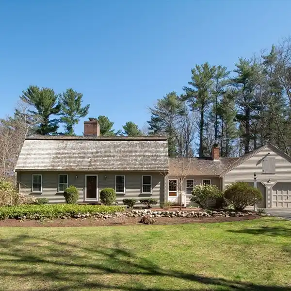 CLASSIC GAMBREL CAPE IN A SOUGHT-AFTER NEIGHBORHOOD