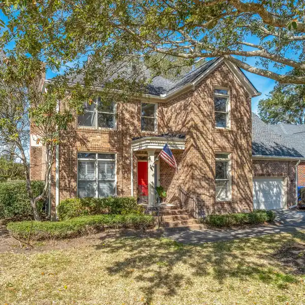 LOVELY HOME WITH A SPACIOUS LAYOUT