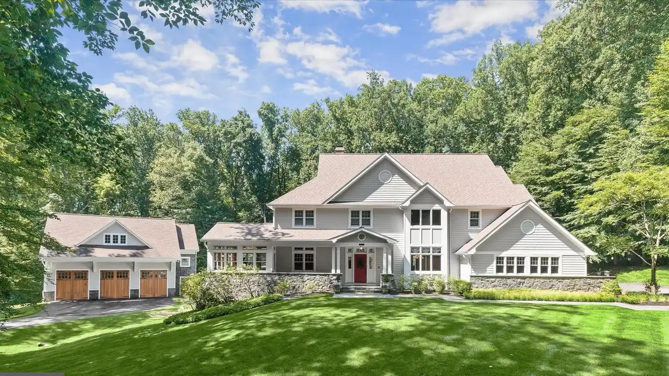 Exquisite Craftsman-style Private Retreat